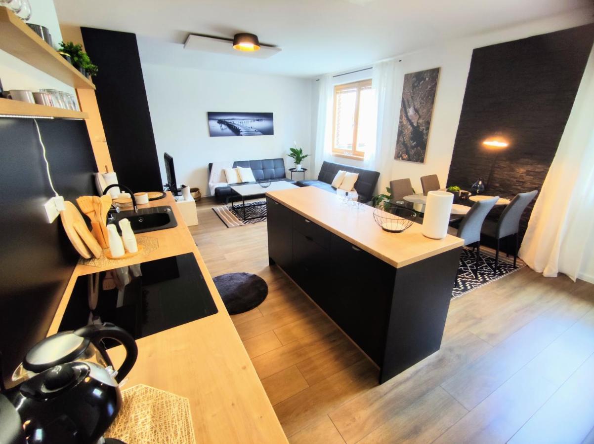 Apartman Loggia Park & Free Parking ชิลินา ภายนอก รูปภาพ