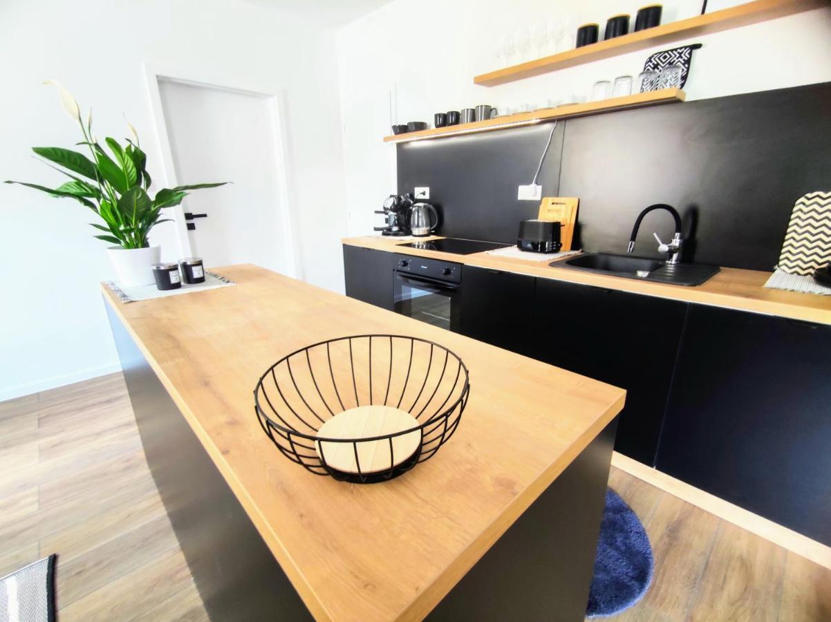 Apartman Loggia Park & Free Parking ชิลินา ภายนอก รูปภาพ